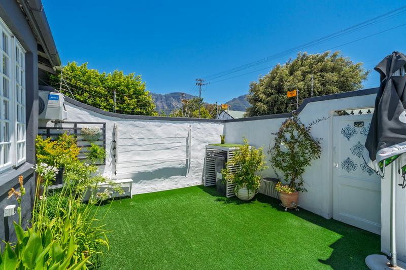 2 Bedroom Property for Sale in Harfield Village Western Cape